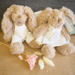 Baby Honey Bunnies by Nana Huchy come in either a linen smock or dungarees. If you have a preference please let us know. 9256 2415 A Touch of Class Florist